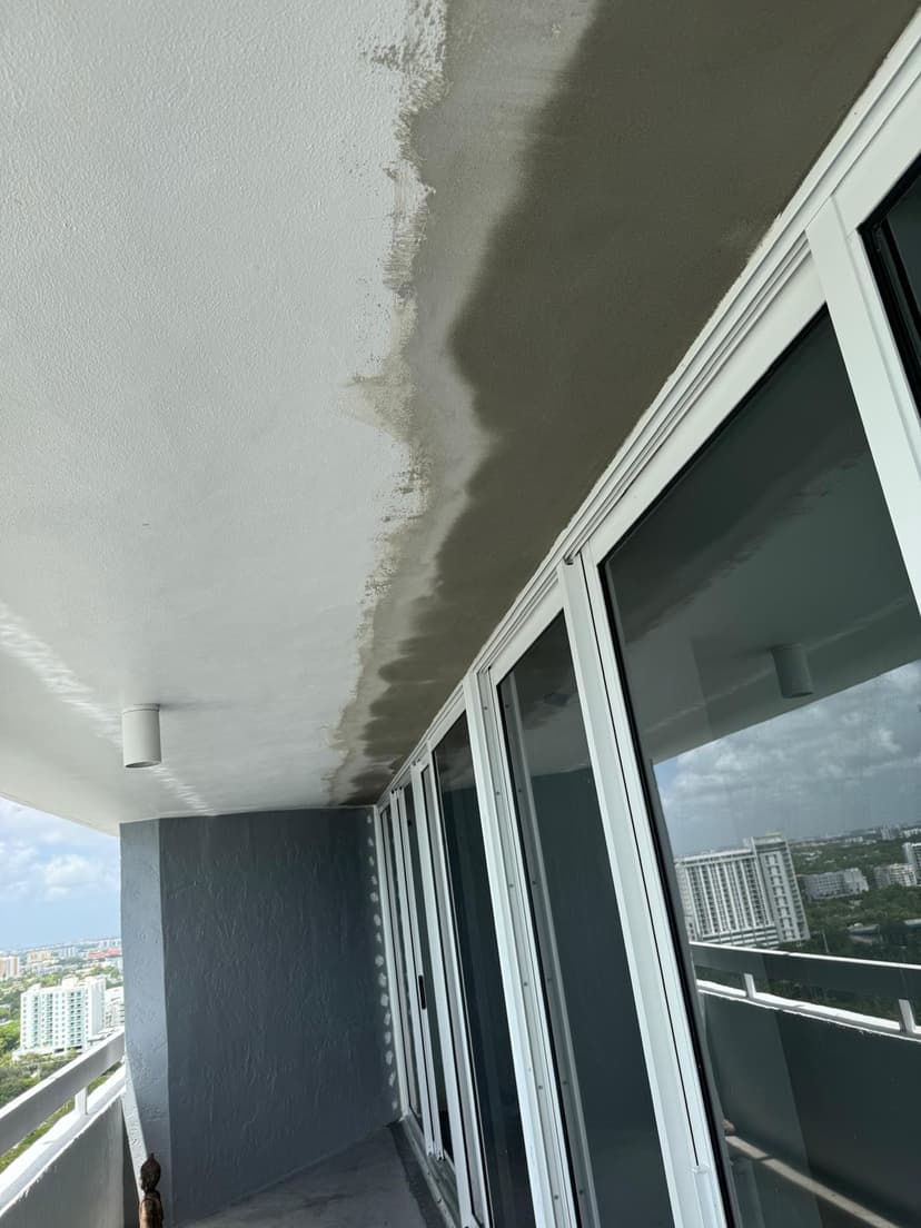Stucco restoration on Miami condo